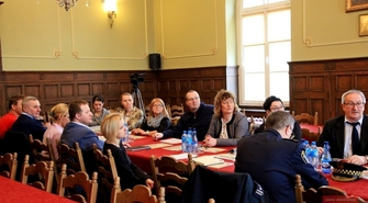 Profilaktyczne spotkanie w sprawie ptasiej grypy