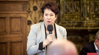 Pani burmistrz odmawia przygotowania uchwały o oświacie