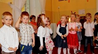 "Dzieci krzyczą: Mamo sto lat!"