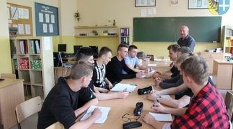 Rozpoczęły się kursy: spawalniczy i kierowca wózków widłowych dla uczniów I ZS we Wschowie