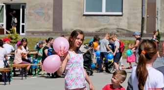 Festyn z okazji Dnia Dziecka w Szkole Podstawowej nr 2