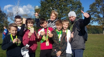Szkoła Podstawowa nr 1 Mistrzem Województwa w Drużynowych Biegach Przełajowych.