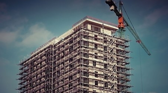 Bezpieczna praca na budowie – zdrowie jest najważniejsze