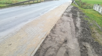 Kilka nowych odcinków chodników na drogach powiatowych