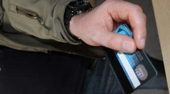 Podpisał kartę numerem PIN. Stracił pokaźną sumę