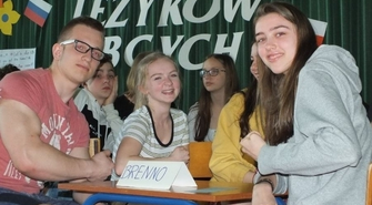 Otworzyli drzwi na języki obce