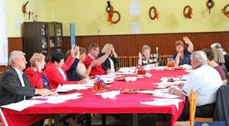 Wojewoda wygasza mandat radnego, Rada Gminy zaskarża decyzję wojewody