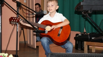 Młodzi muzycy grali dla mam