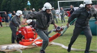 Gminne zawody sportowo - pożarnicze w Tuchorzy