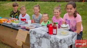 Wspomóż młodych kibiców - kup lemoniadę! 