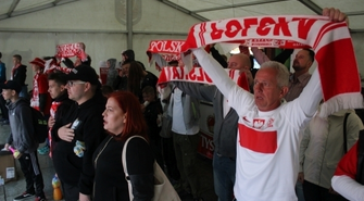 Deszcz nie przeszkodził najwierniejszym kibicom w Wolsztynie