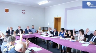 Radni jednomyślnie przyznali absolutorium Jackowi Karmińskiemu