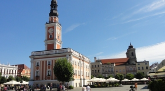 W wakacje alkohol nocą jeszcze dostępny, co dalej nie wiadomo