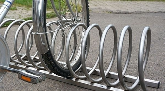 Nowe stojaki na rowery dopiero po wakacjach?