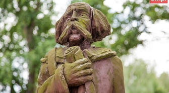 Drewniane figury wymagają konserwacji