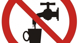 Uwaga woda niezdatna do spożycia. Podajemy miejsca dowozu