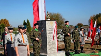 Odsłonięto obelisk ku pamięci działaczy niepodległościowych