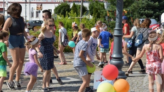 Happening z okazji 100-lecia działalności Polskiego Czerwonego Krzyża