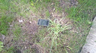 Okradając altankę zgubił telefon komórkowy