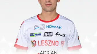 Adrian Niedźwiedzki parafował umowę