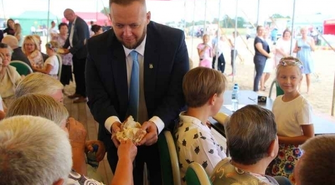 Fantastyczna, bezpieczna zabawa na Dożynkach Gminnych w Karowie