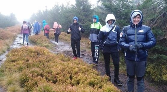 Każdy chce zdobyć swój szczyt - wyprawa trekkingowa po górach izerskich