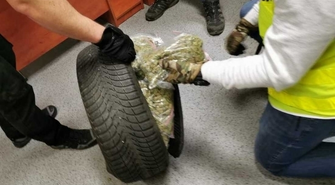 - zatrzymany za posiadanie