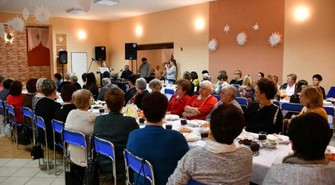 - panie złożyły świąteczno-noworoczne życzenia