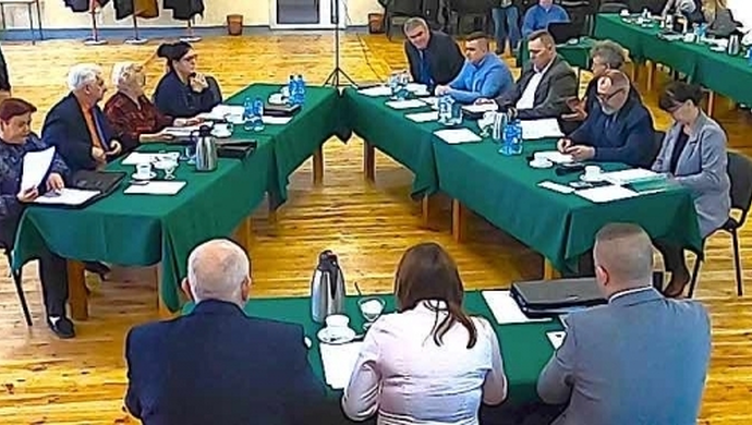 - NIE - dla przemysłowej fermy trzody chlewnej w Starych Drzewcach