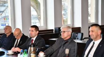 - spotkanie w starostwie