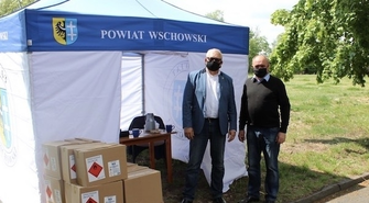 Starosta przekazał płyny dezynfekujące