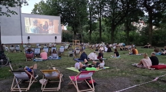 Kino letnie w Parku Leszczyńskich Satyryków 