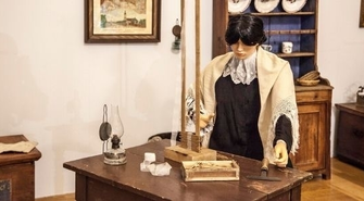 Wystawa Z głowy prababci – czepki, kopki, klapice... [ZDJĘCIA]