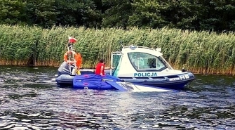 Z pomocą ruszył policyjny wodniak i ratownicy