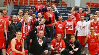 Przybili sobie ostatnią pionę (video)