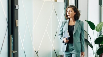 Marynarka jako ważny element stylizacji do pracy