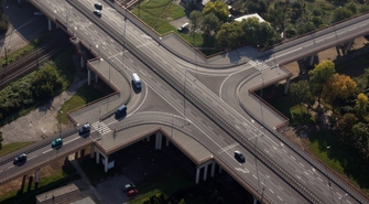 - trwa modernizacja wiaduktu przy ul. Gen. Grota Roweckiego