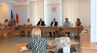 Spotkanie z dyrektorami szkół i placówek w aspekcie rozpoczęcia roku szkolnego w sytuacji pandemii COVID-19