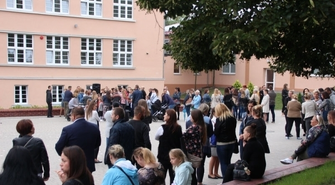 Rozpoczęcie roku szkolnego w Szkole Podstawowej nr 2 [ZDJĘCIA]