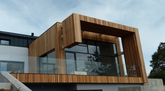 Jak dobrać elewację drewnianą do budynku?