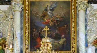 Zakończyła się renowacja i montaż ołtarza głównego w farze