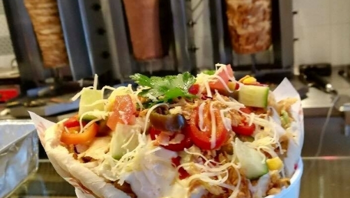 - rożno do kurczaka, frytownica i grill do kebaba