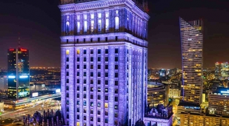 Dziś niektóre budynki zaświecą na niebiesko. Sprawdź dlaczego