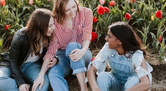 Jak nosić damskie mokasyny?