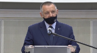 W tle maile o bombie i rzekomym samobójstwie