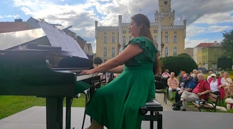 Recital fortepianowy na rynku [ZDJĘCIA]