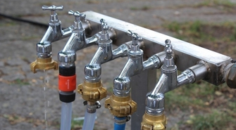 Wykrywanie wycieków wody - dlaczego nie warto zwlekać? Jak się je przeprowadza?