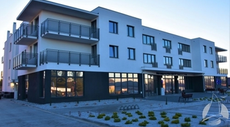 - przechodzą na pracę zdalną