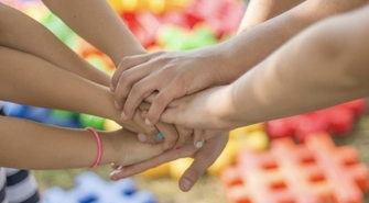 Razem przeciwko przemocy i okrucieństu wojny