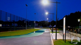 Tor rolkowy w Sławie po zmroku (ZDJĘCIA)